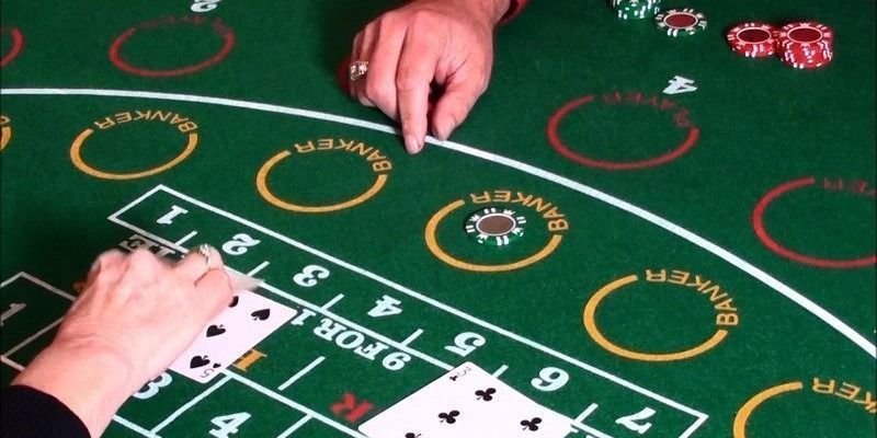 Hi88 khám phá bàn cược Baccarat - Giải mã công cụ game bài quý tộc 4 ban-cuoc-baccarat-quy-toc-phap